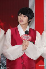 组图：Wonder Girls西野加奈亮相台视除夕节目