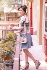 组图：戴娇倩夏日写真展浪漫风情