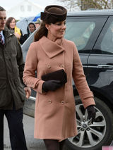 组图：凯特王妃装束优雅尽显皇室范儿