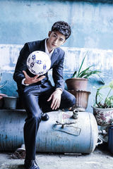 组图：张云龙足球写真酷帅富男性魅力