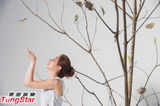 组图：阿Sa蔡卓妍拍摄新广告 分享护肤秘籍