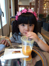 王诗龄美照独家曝光 小公主星范儿十足