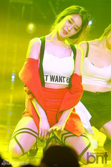 组图：众星献唱《冠军秀》 Infinite抱得奖杯归