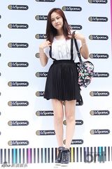 组图：少时Sunny等出席活动 白色热裤清纯性感