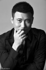 组图：李乃文黑白写真 时尚萌叔酷帅有魅力