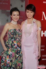 组图：梁咏琪陈茵媺同当孕妇 齐怀3个半月宝宝