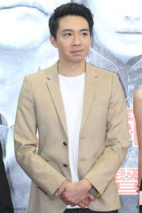 组图：《暴雨将至》亮相影展 陈小春俞灏明帅气