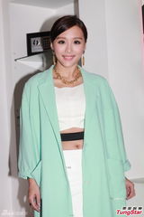 组图：杜汶泽与三级女星同复出 新片大玩激吻