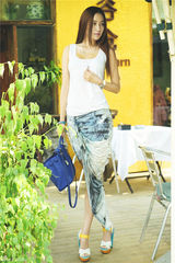 组图：韩雨芹夏日简约街拍 国民媳妇变清纯佳人