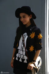 组图：Angelababy“火箭”连衣裙现身显潮范儿