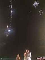 组图：钟镇涛婚宴大放烟花 新人热吻深情相拥