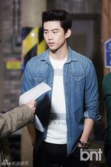 组图：《好时节》气氛融洽 金喜善等其乐融融