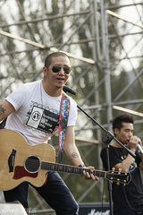 组图：恒大音乐节双城落幕 朴树本色回归