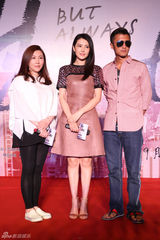 组图：《一生一世》谢霆锋高圆圆默契着情侣服