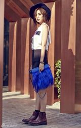 组图：刘云(刘芸)自由随性街拍 露率真女人味儿