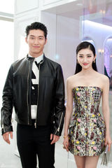 组图:景甜王珞丹窦骁等明星出席时尚活动