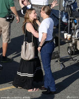 组图：德普成秃顶金链汉子 热吻未婚妻拉手缠绵