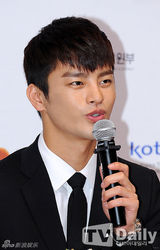 组图：韩星徐仁国VIXX任韩博览会宣传大使