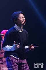 组图：韩团 Block B 发布会 变身粉红淘气恶童