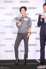 组图：郑秀文克服驾车恐惧 望个唱加开慈善场