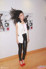 组图：曲婉婷否认是窦靖童老师 想跟陈奕迅合作