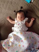 组图：儿童节萌娃当道！众星晒亲子照欢乐过节