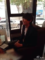 组图：古川雄辉北京拍戏 女主张辛苑贴心送麻将