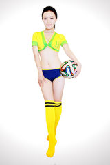 组图：房程程足球宝贝写真秀性感妩媚身姿