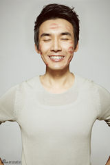 组图：张铎写真展男人多面 时而绅士时而搞怪