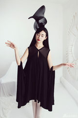 张辛苑《I Look》杂志写真 变黑白时尚精灵(图)