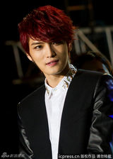 组图：金在中上海个唱展摇滚魅力 下厨喂粉丝