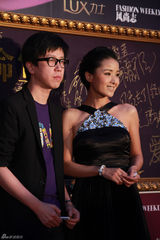 组图：黄曼王培沂牵手红毯 舞后出巡秒杀菲林