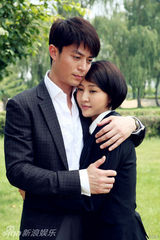 组图：《感动生命》霍建华刘思言医生情侣携手