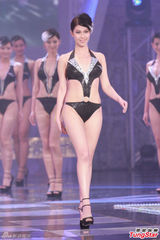 高清组图：亚姐竞赛泳装透视装比拼 堪比洗剪吹