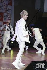 组图：韩团100%回归 变身明朗少年引期待