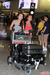 组图：众星峇里岛婚宴归来 曾志伟证实宾客自费