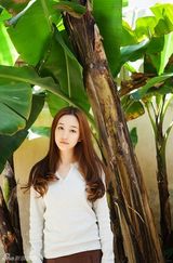 组图：刘美含森女系写真 清新恬静俏丽可人