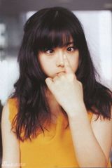 组图：日星石原里美揉头发斗鸡眼微笑频卖萌