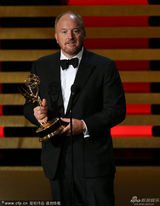 组图：路易斯.CK获得艾美奖最佳编剧奖