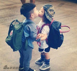 组图：韩国喜感小正太妹妹现身 兄妹萌样惹人爱