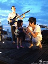 组图：(曹格儿女)曹氏兄妹有爱日常 暖Joe萌Grace初长成