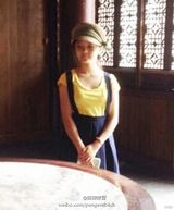 组图：林妙可七夕出游 引帅哥索要合影