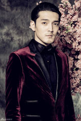 组图：隋咏良深爱系造型展美男风采