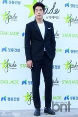 组图：韩星2AM任瑟雍高素荣等出席活动