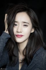 组图：王智曝生日写真 恬淡静美不忘初心