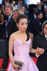 组图：威尼斯电影节开幕 华语女星闪耀红毯