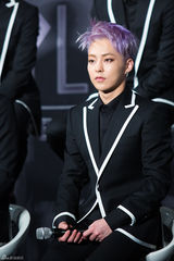 独家高清：EXO出道两年首开唱 11成员一夜长大