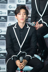 独家高清：EXO出道两年首开唱 11成员一夜长大