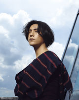 组图：陈坤巴黎拍大片 演绎极致荒诞风