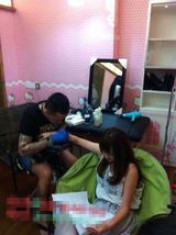 组图：曝姚笛现身宁波拍戏 纹身走出阴霾